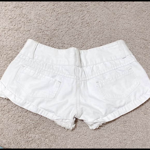 White demin Short - Picture 2 of 2